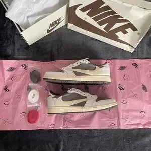 Shoes | Mens Cream And Brown Sneakers Size 11 | Poshmark display picture 2